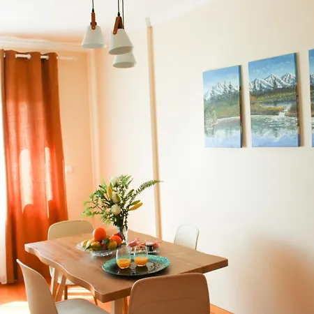 Primas Place Πόντα Ντελγκάντα